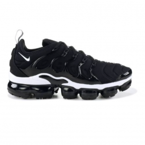 AIR VAPORMAX PLUS BLACK & WHITE